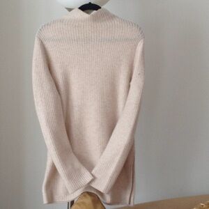 🔥 VINCE - Creamy Beige 100% Cashmere Sweater